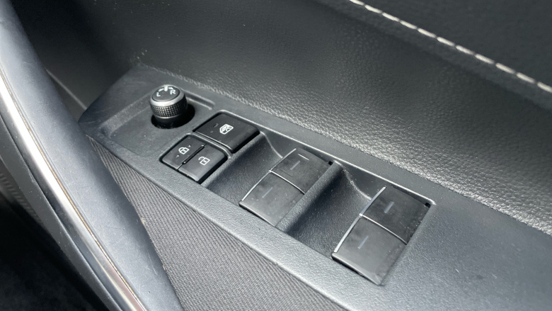 Toyota Corolla 1.8 VVT-i Hybrid Icon Tech 5dr CVT Hybrid Estate